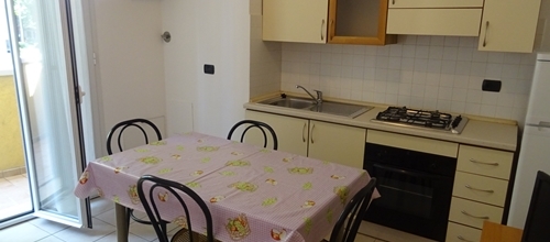 Kitchen & Dining